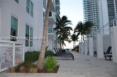 186 SE 12th Terrace #2305 - Miami, FL