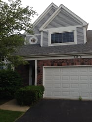 6016 Golfview Dr - Gurnee, IL