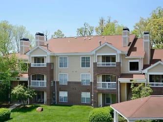 Eaves Fair Lakes Apartments - Fairfax, VA