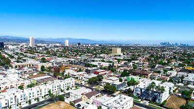 South Hayworth Lofts Apartments - Los Angeles, CA