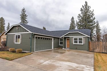 1611 W Hl Ave - Sisters, OR