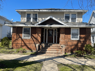 682 Strong Ave unit 1/2 - Elkhart, IN