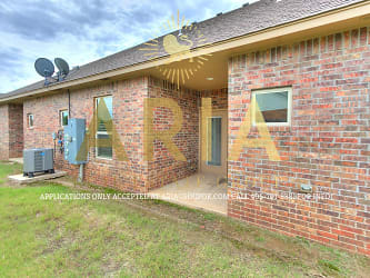 1401 N 8th St unit 2 Bed/2 - Noble, OK