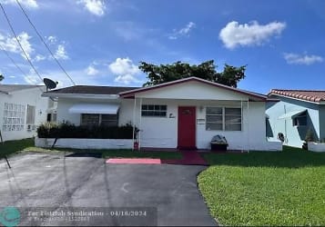 2616 NW 49th St - Fort Lauderdale, FL