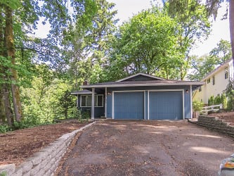 4185 SW Childs Rd - Lake Oswego, OR