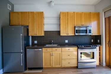 1919 NW Quimby St unit 302 - Portland, OR