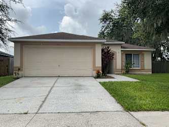 4511 Country Hills Boulevard - Plant City, FL