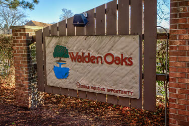 Walden Oaks Apartments - Woodstock, IL