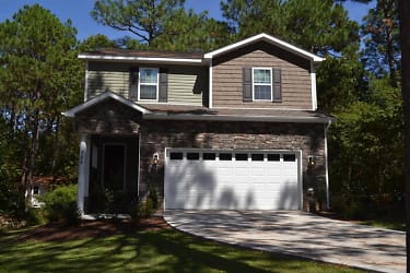 305 W Rhode Island Ave - Southern Pines, NC