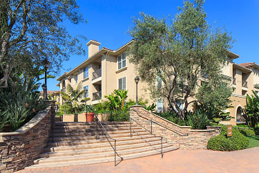 Newport Bluffs Apartments - Newport Beach, CA