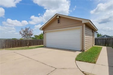 12108 Lima Dr - Manor, TX