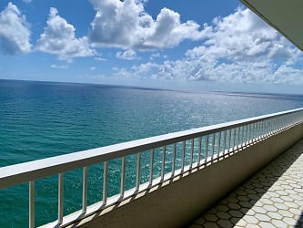 5540 N Ocean Dr #PH-A - Riviera Beach, FL