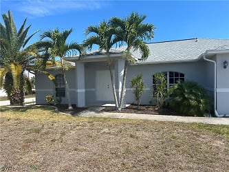 1810 SW 36th Terrace - Cape Coral, FL