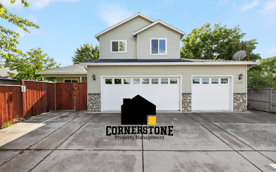 3034 Colonial Ave - Medford, OR