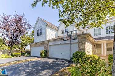 307 Bay Dr - Itasca, IL