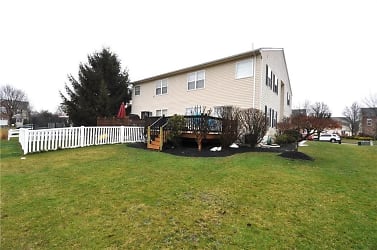 6831 Lincoln Dr - Macungie, PA