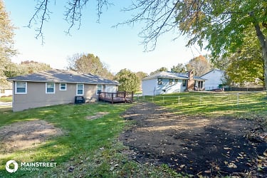 145 Sw 26Th St - Blue Springs, MO
