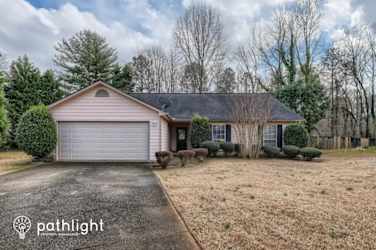 220 Tanners Ct - Alpharetta, GA