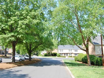 Salem Village Apartments - Charlotte, NC