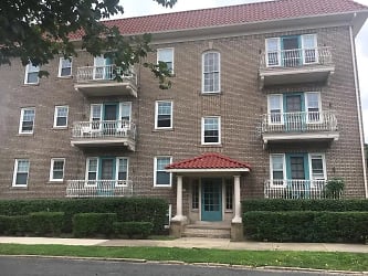 1615 Ridgefield Rd unit 2 - Cleveland Heights, OH