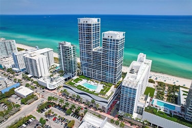 6899 Collins Ave #1810 - Miami Beach, FL