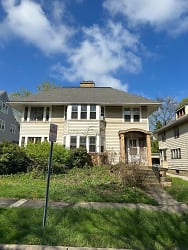 2120 Renrock Rd - Cleveland Heights, OH