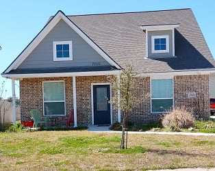 7005 Canter Ct - College Station, TX