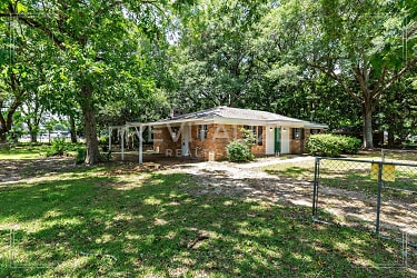 7330 Old Pascagoula Rd - Theodore, AL