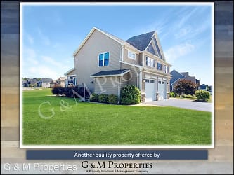 25 Crowne Pointe Dr - Penfield, NY