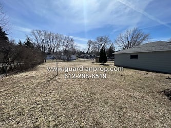 1778 Hillview Rd - Shoreview, MN