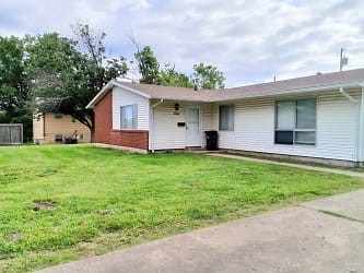 3504-3506 Springhill Rd - Columbia, MO