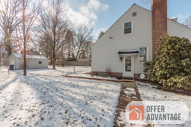4026 Navahoe Rd - Cleveland Heights, OH