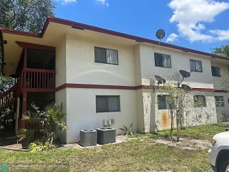2042 NW 43 Terrace #6 - Lauderhill, FL