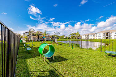 Pointe Grand Daytona Apartments - Daytona Beach, FL