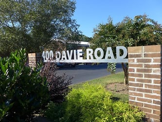 400 Davie Rd #8 - Carrboro, NC