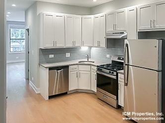 2318 N Southport Ave unit 2318-1F - Chicago, IL