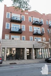 2539 N Southport Ave - Chicago, IL