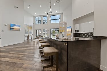 The Luxe At Mercer Crossing Apartments - Farmers Branch, TX