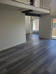 4260 Troost Ave unit 06 - Los Angeles, CA