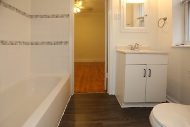 5516 N Kenmore 103 - Chicago, IL