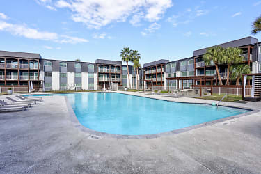 The Sapphire Resort Apartments - Houston, TX