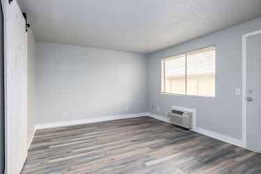 Victory Manor: Renovated Units In Pasco! Apartments - Pasco, WA