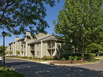 Eaves West Windsor Apartments - Princeton Junction, NJ