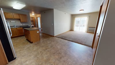 2150 33rd St NW - Minot, ND