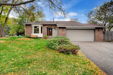 3561 Cohansey St - Shoreview, MN