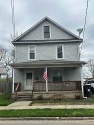 313 College Ave - Grove City, PA
