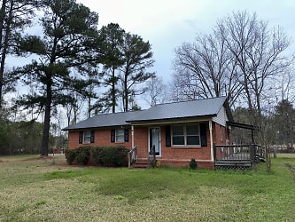 1998 S Hill Rd - Timmonsville, SC