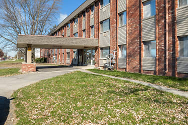 The District On Oakwood Apartments - Muncie, IN