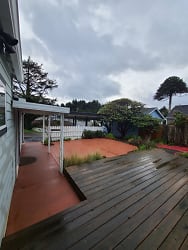 3137 SW Coast Ave - Lincoln City, OR