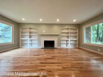 2500 SE Tarbell Ave - Milwaukie, OR